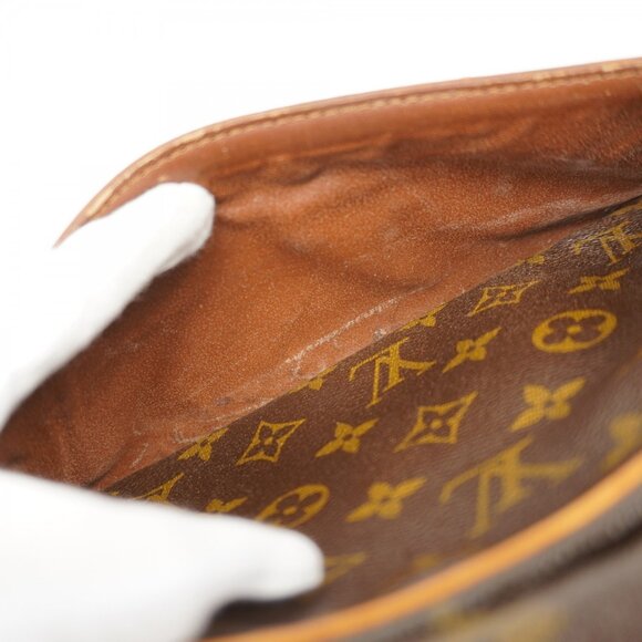 LOUIS VUITTON Brown Monogram Clutch Bag - Picture 7 of 16